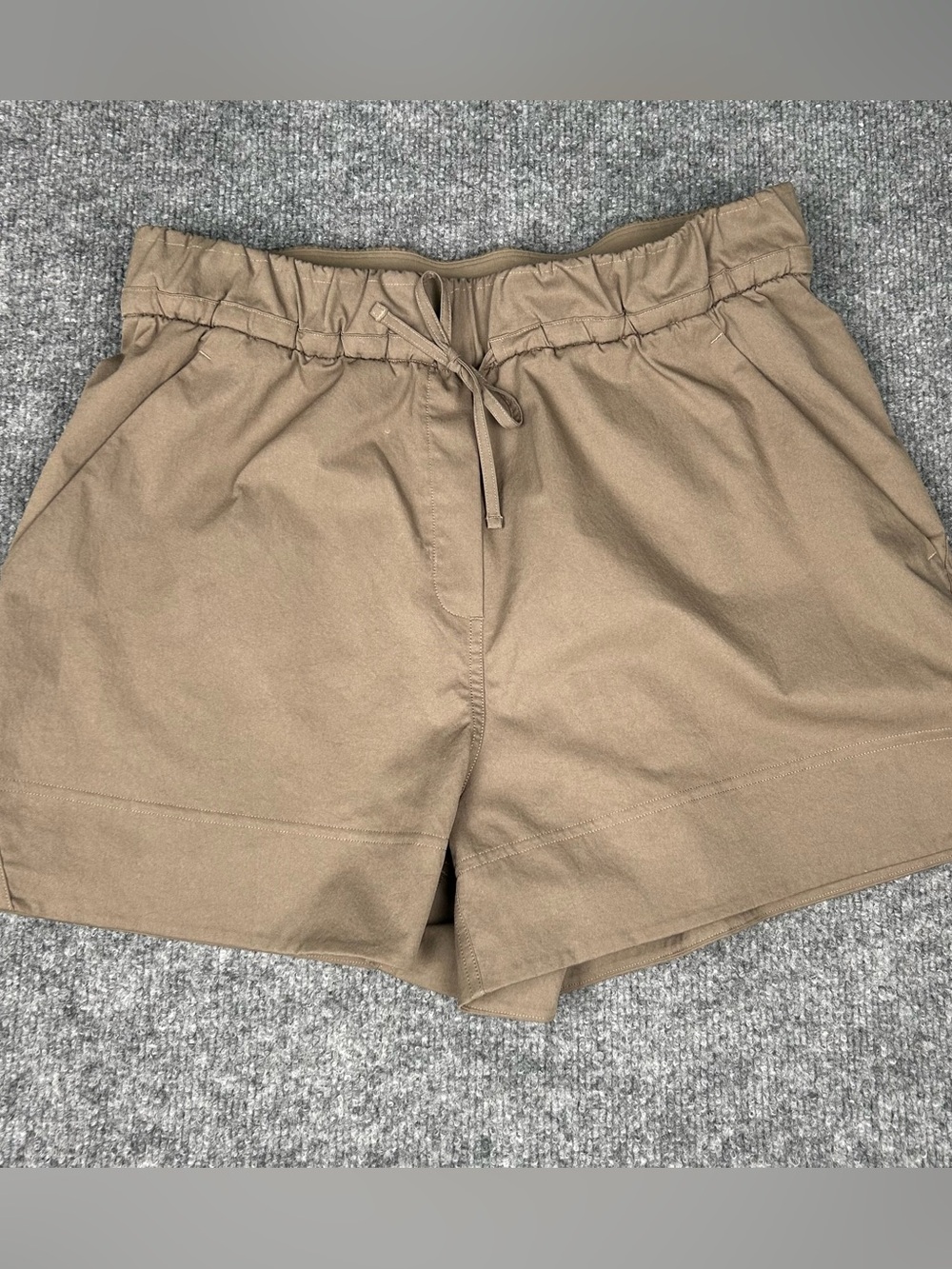 Lululemon Cinchable Waist High-Rise Woven Short 3.5" size medium